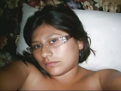 Esmer ofisten iş arkadaşını beceriyor amatör porno gizli