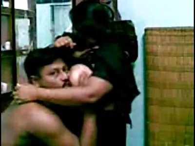 Kızıl saçlı kız porno amatör gizli çekim ihtiyacı olanı aldı
