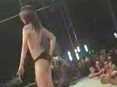 azgın patron onu amatör gizli çekim porno puss içinde ramone karşılıyor